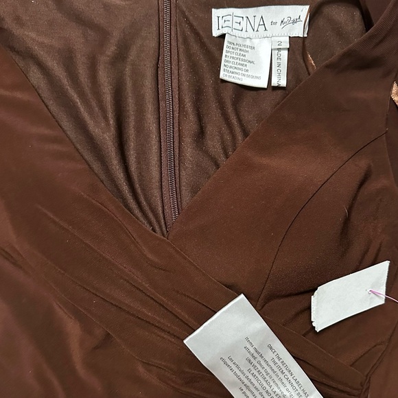 IEENA FOR MAC DUGGAL
Ruched Stretch Jersey V-Neck Gown size 2 - Picture 5 of 12